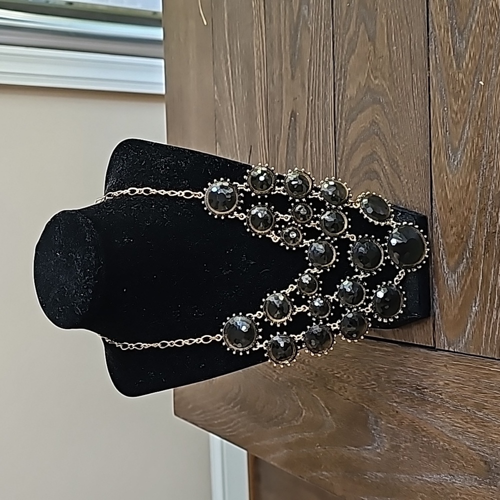 Statement necklace